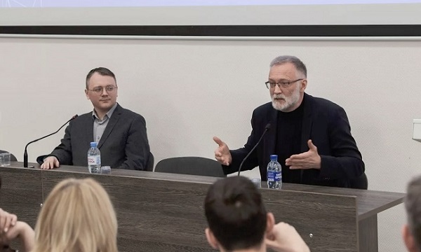 В РосНОУ прошла встреча с политологом Сергеем Михеевым